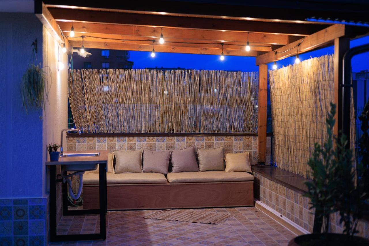 One-Bedroom Rooftop Skyline Central Hidden Gem In Tirana Exterior foto